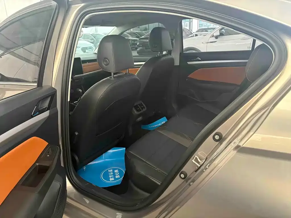 Volkswagen Bora 2023 из CN, фото 3