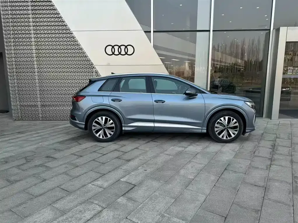 Audi Q4 e-tron — фото 8