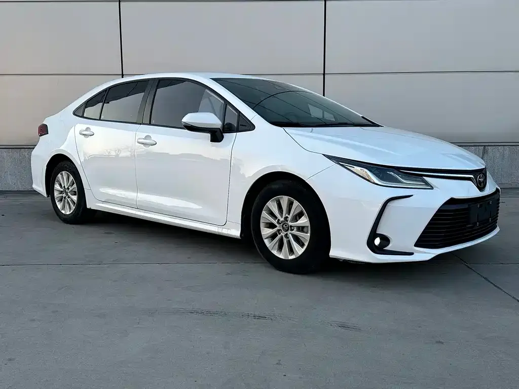 Toyota Corolla 2023 из CN, фото 3