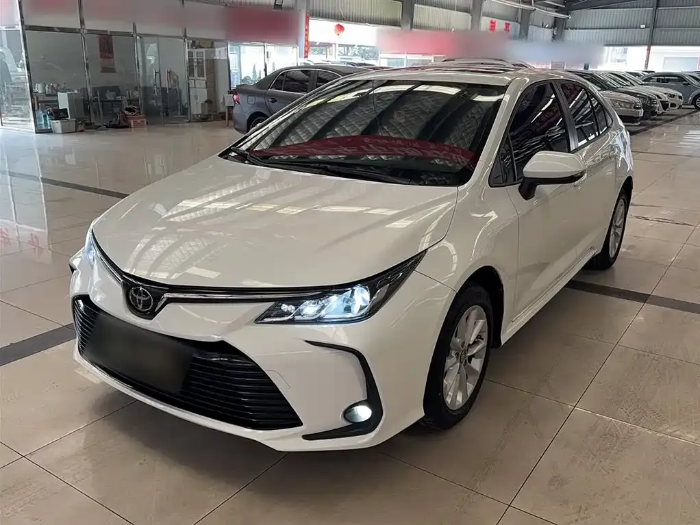 Toyota Corolla — фото 1