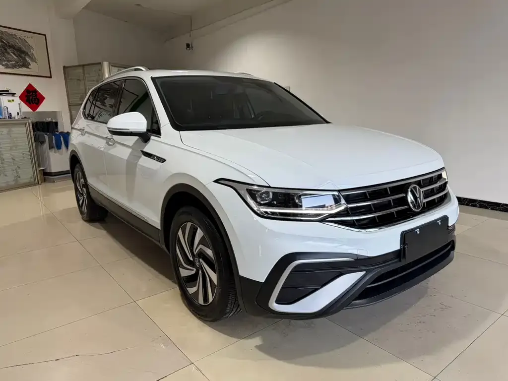 Volkswagen Tiguan L 2022 из CN, фото 4