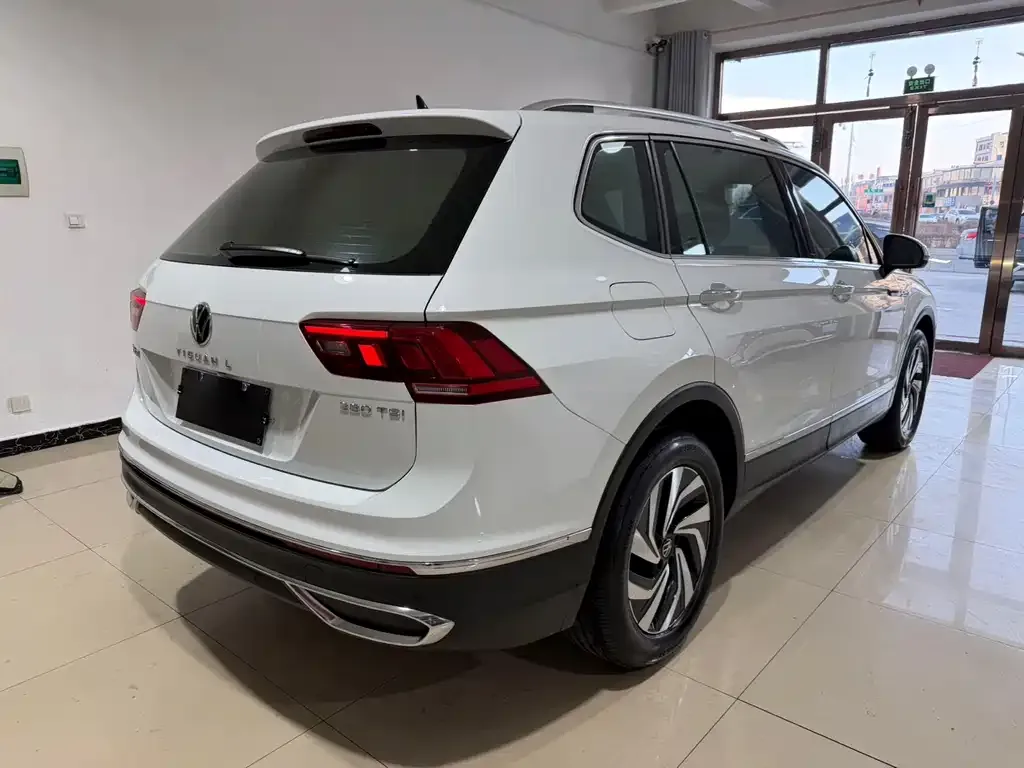 Volkswagen Tiguan L 2022 из CN, фото 2