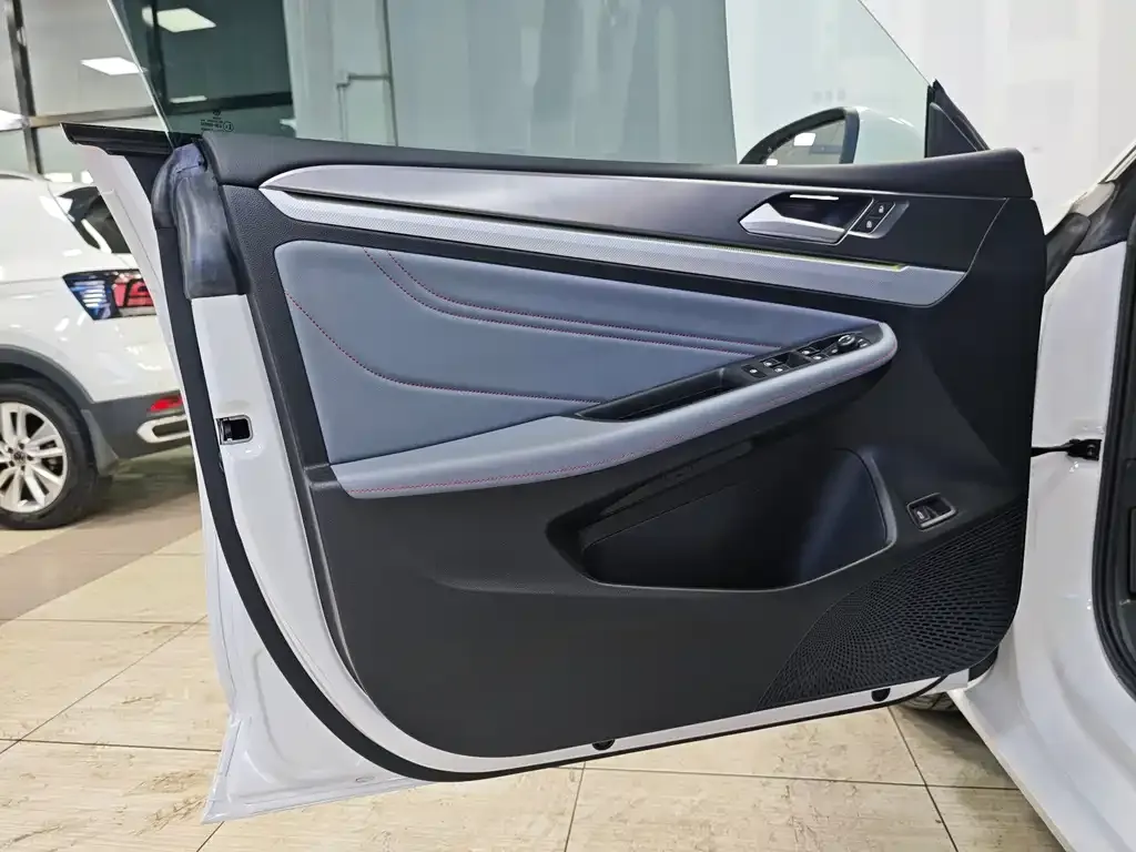 Volkswagen Lamando 2023 из CN, фото 2