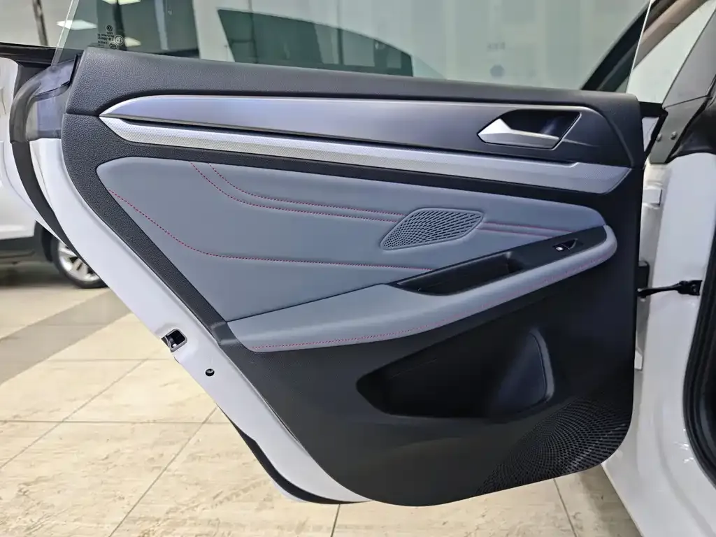 Volkswagen Lamando 2023 из CN, фото 9