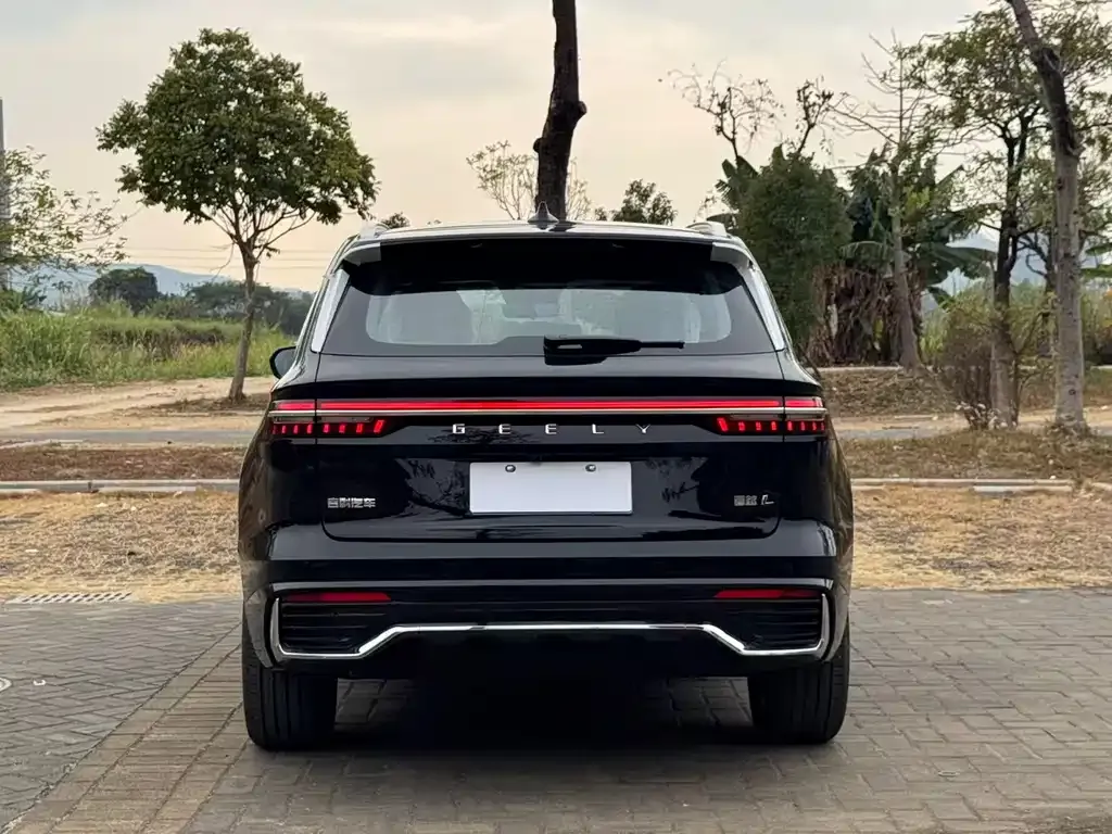 Geely Xingyue L — фото 10