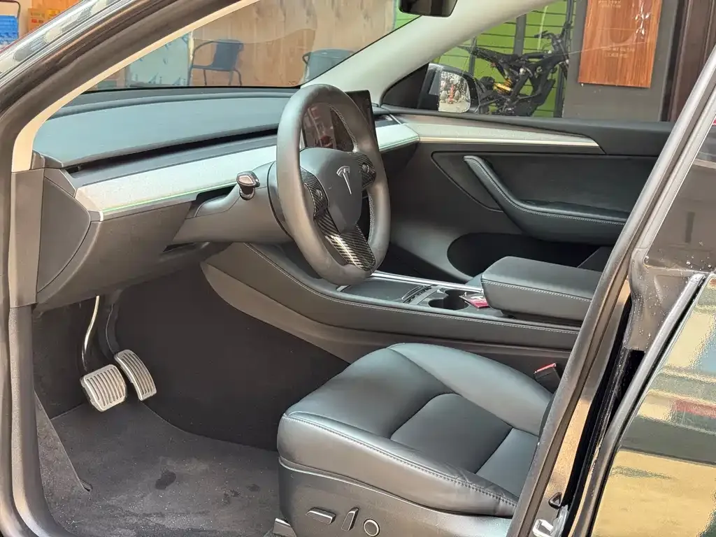 Tesla Model Y — фото 3