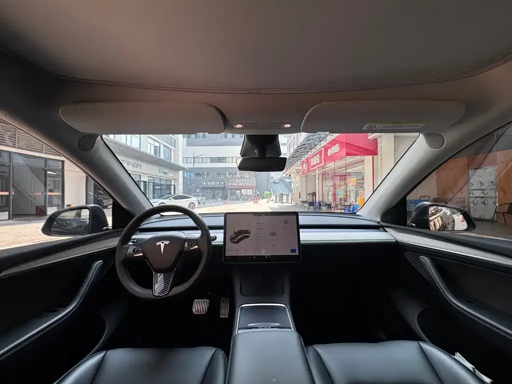Tesla Model Y — фото 7