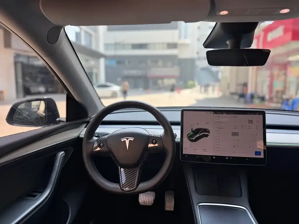Tesla Model Y — фото 4