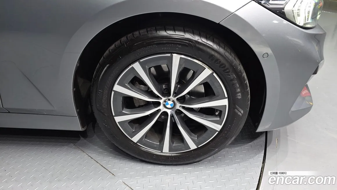 BMW 3-Series 2023 из KR, фото 6