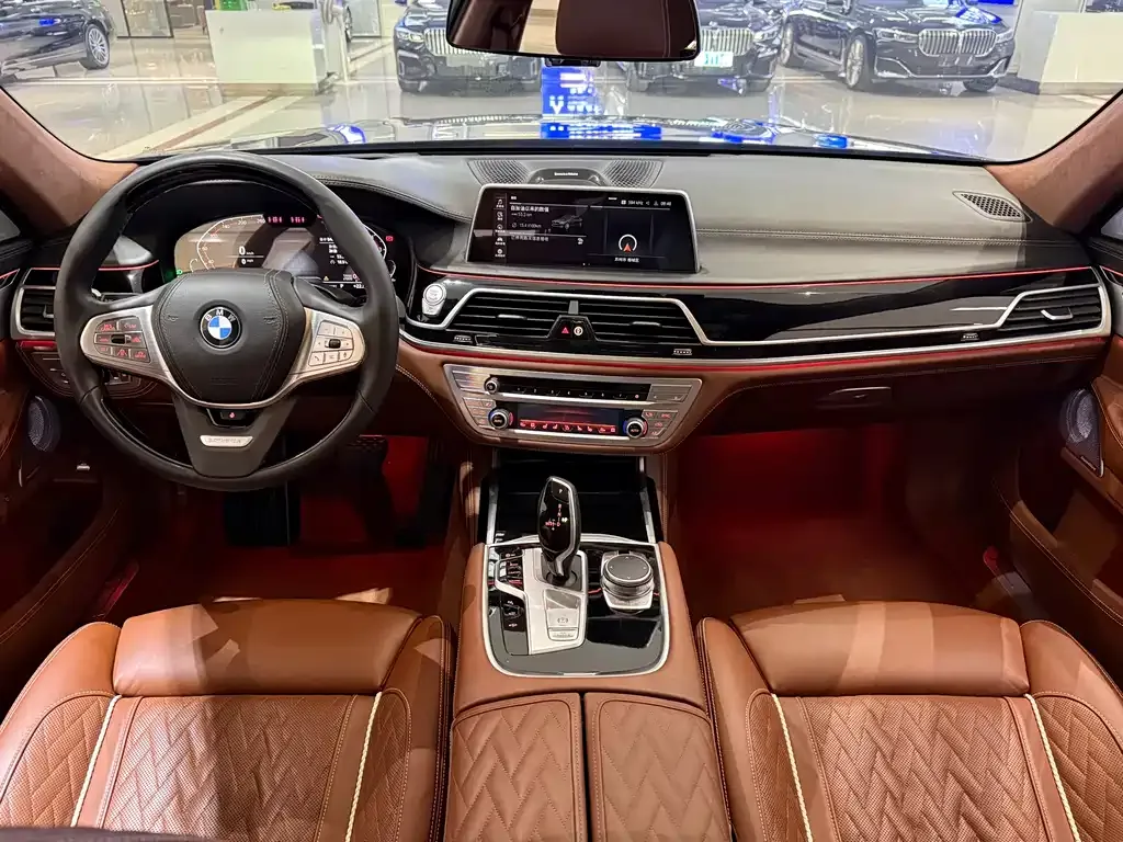 BMW 7 Series — фото 10