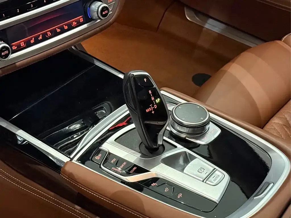 BMW 7 Series — фото 5