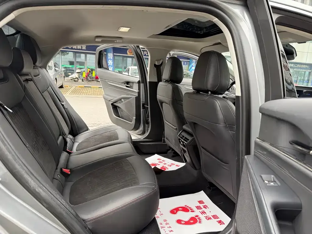 Ford Mondeo 2023 из CN, фото 3