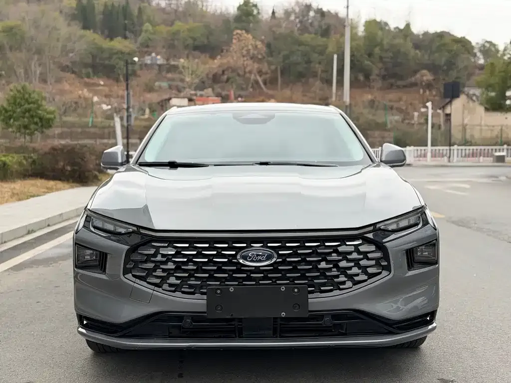 Ford Mondeo 2023 из CN, фото 2