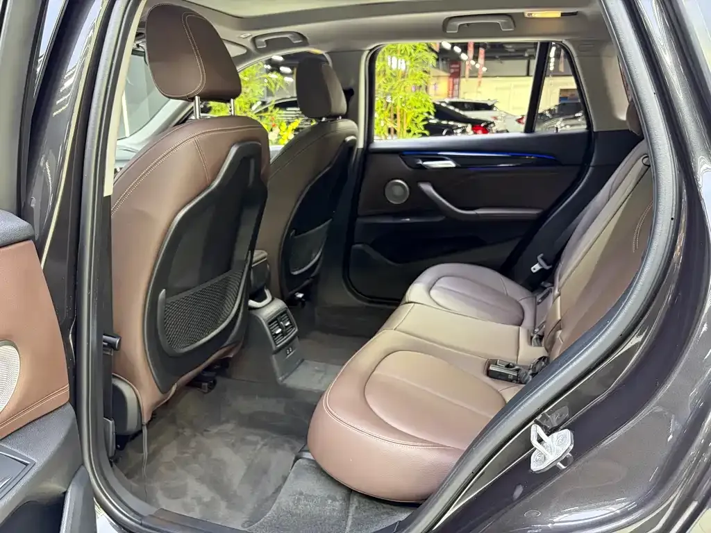 BMW X1 2021 из CN, фото 6