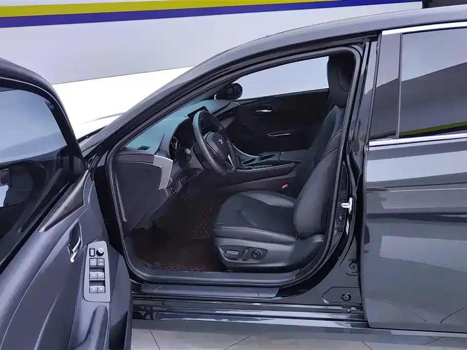 Toyota Avalon 2023 из CN, фото 9