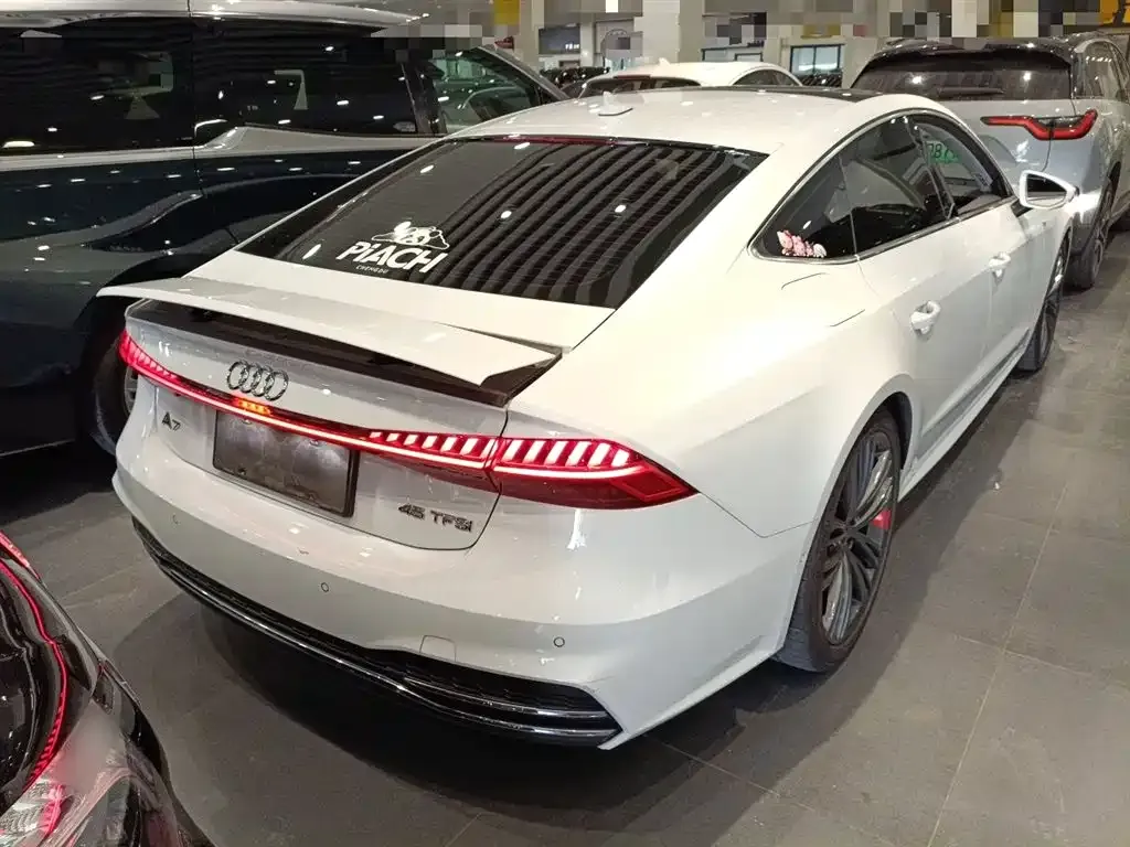 Audi A7 2022 из CN, фото 4