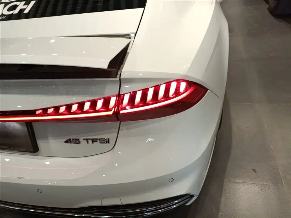Audi A7 2022 из CN, фото 2