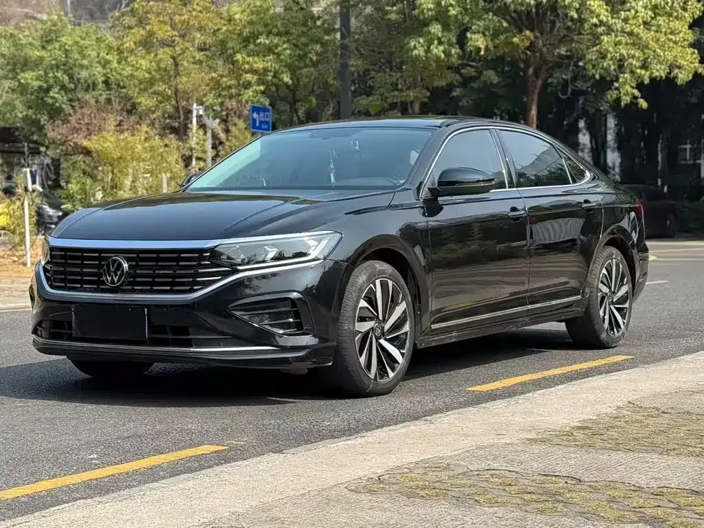 Volkswagen Passat — фото 1