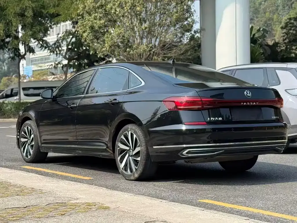 Volkswagen Passat — фото 5