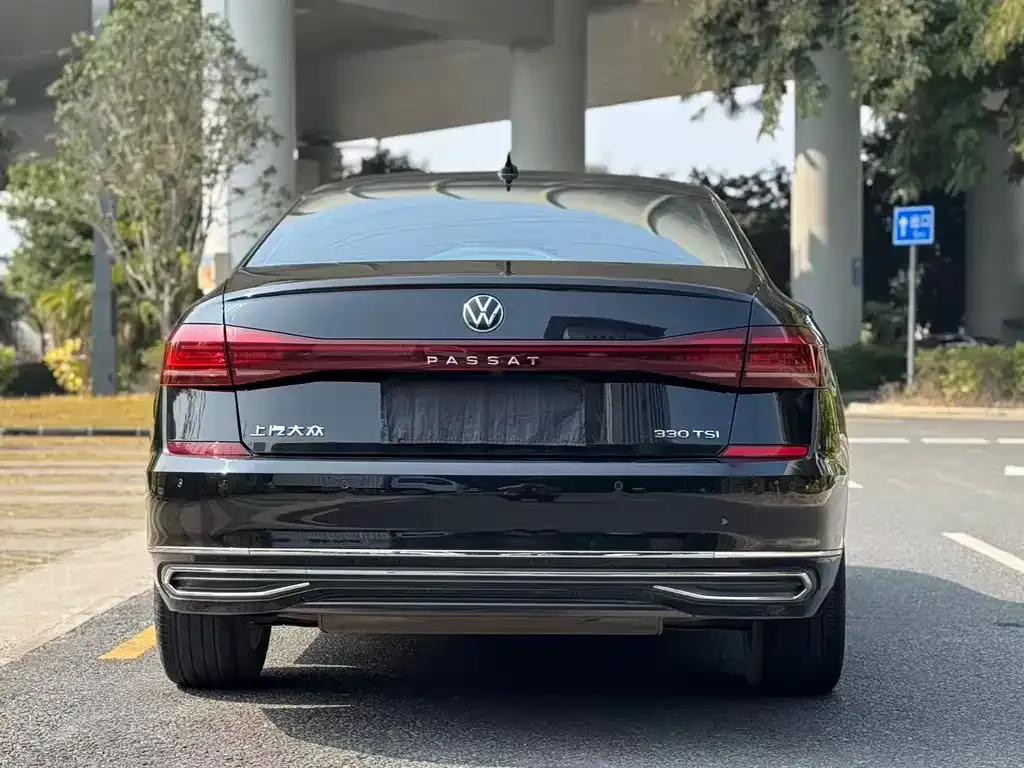 Volkswagen Passat — фото 8