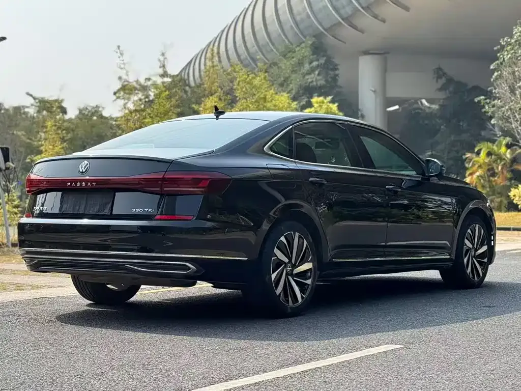 Volkswagen Passat — фото 4