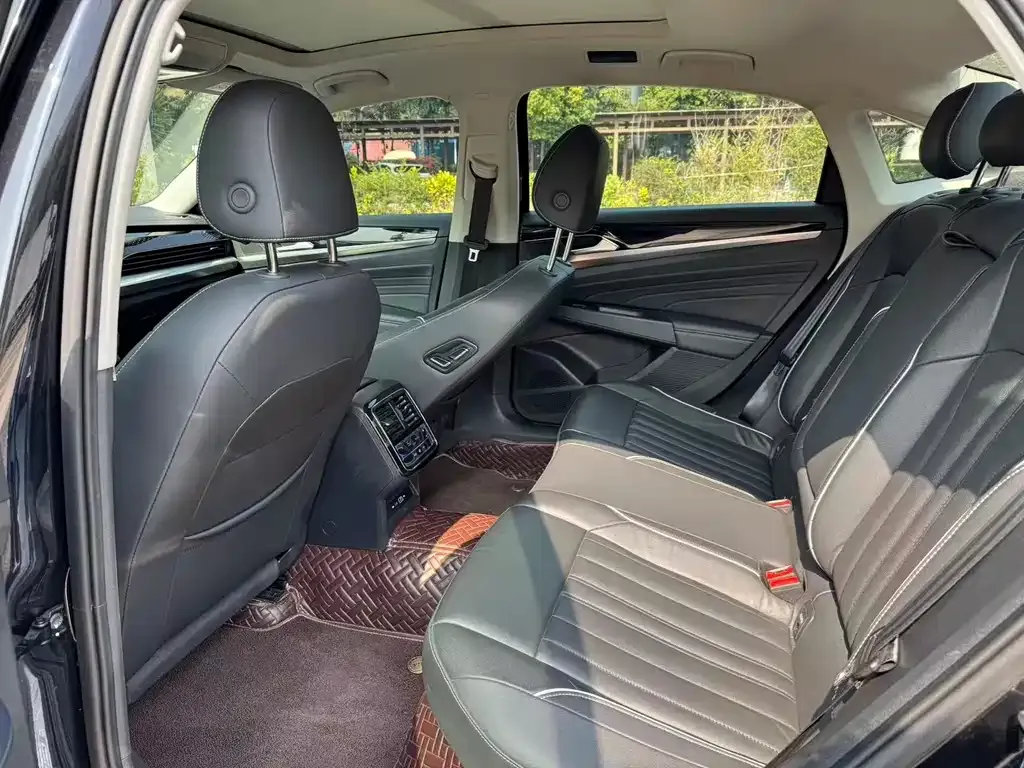 Volkswagen Passat — фото 6