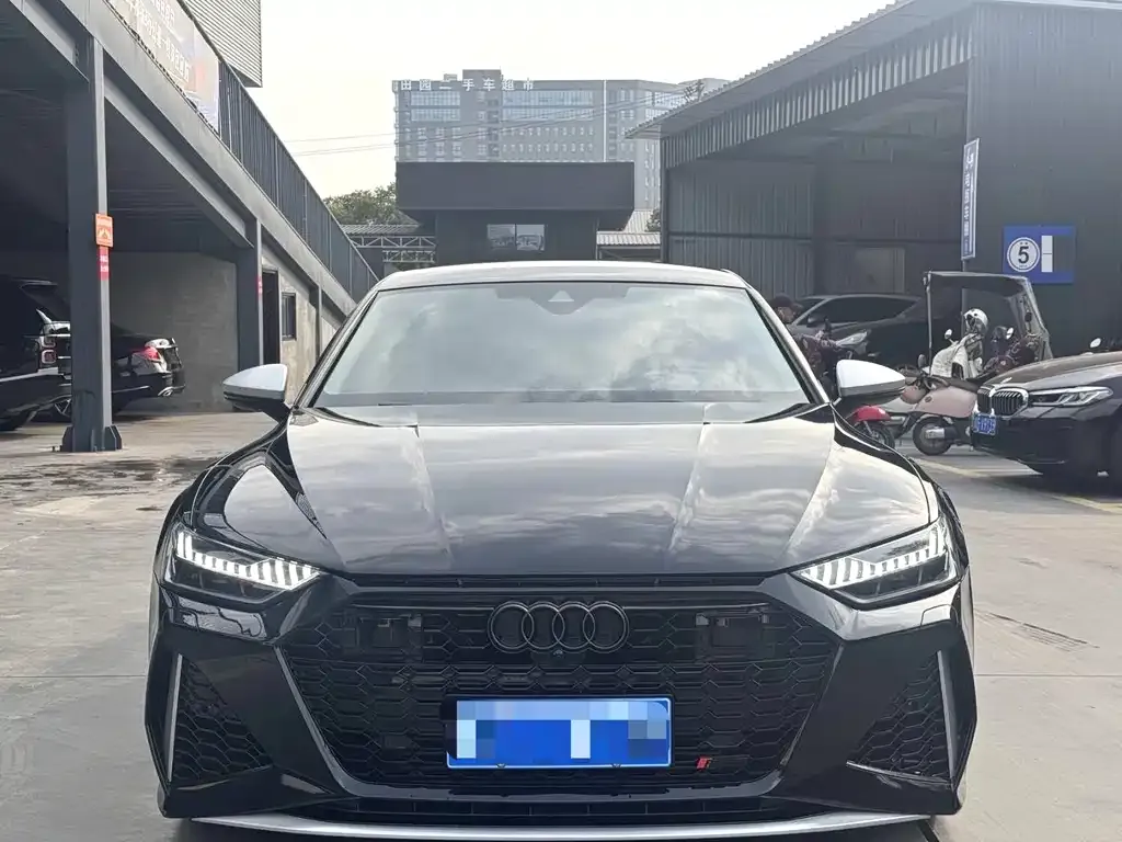 Audi A7L