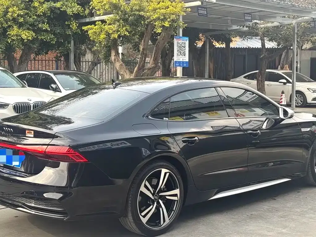 Audi A7L 2022 из CN, фото 9