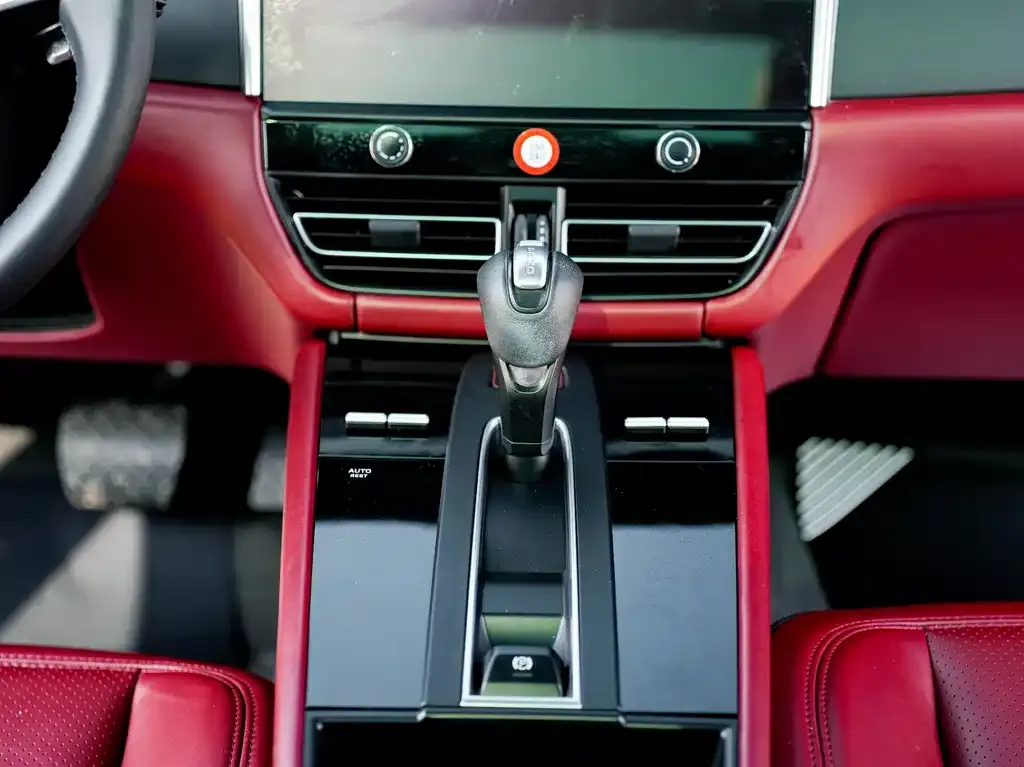 Porsche Macan 2023 из CN, фото 3