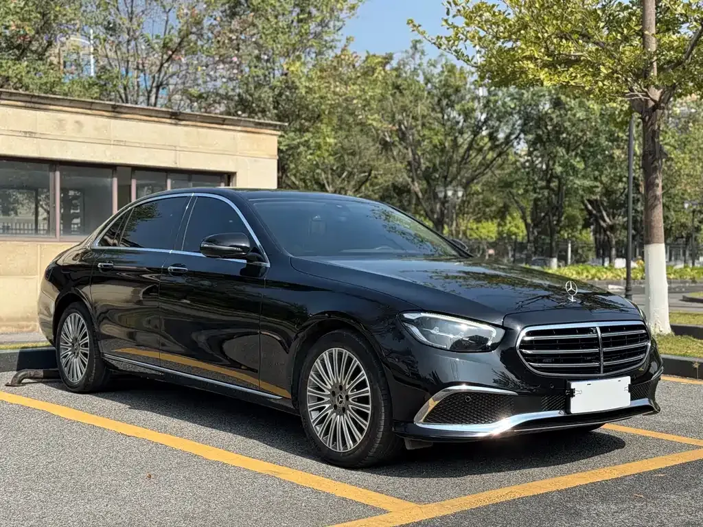 Mercedes-Benz E-Class — фото 8