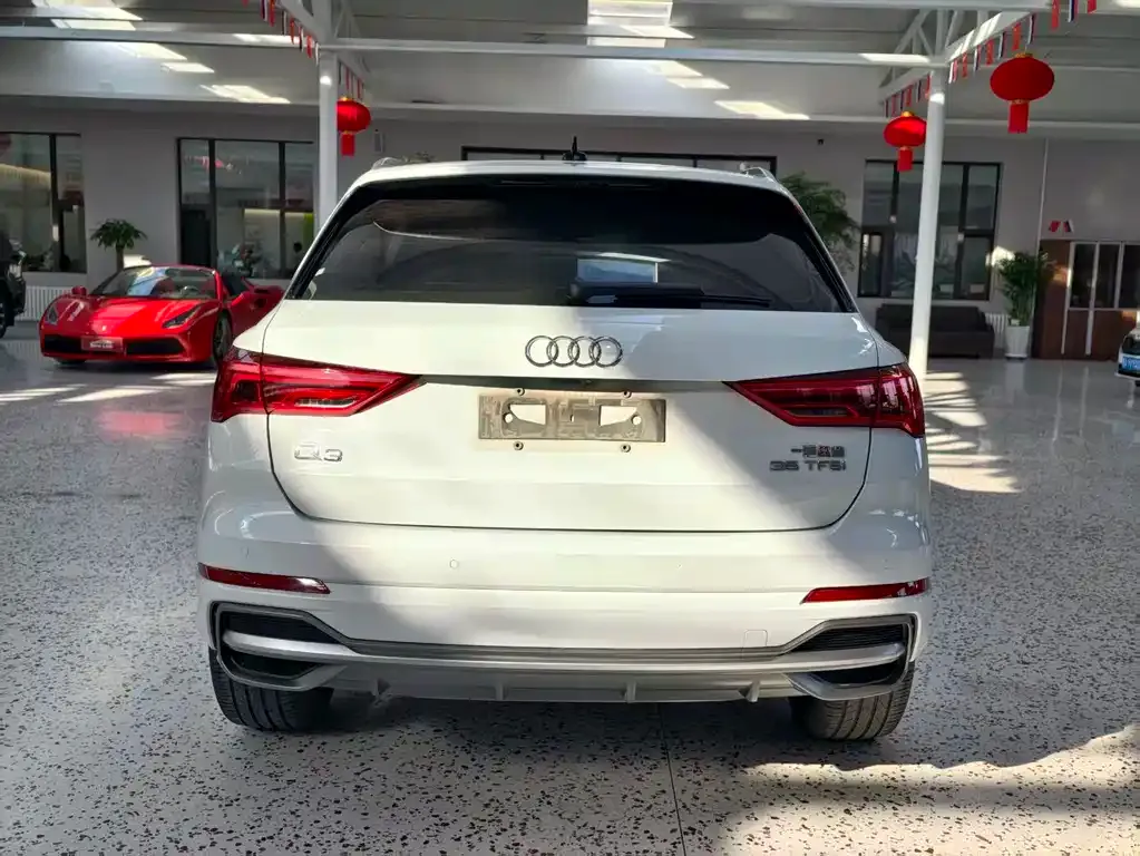 Audi Q3 — фото 10