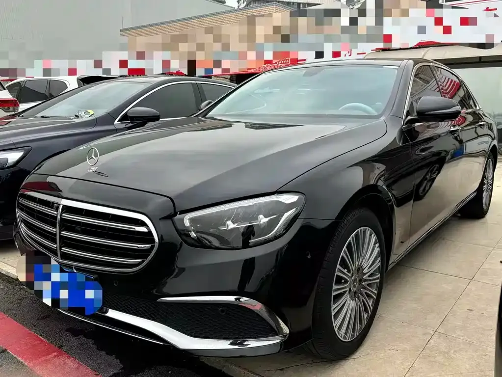 Mercedes-Benz E-Class — фото 1