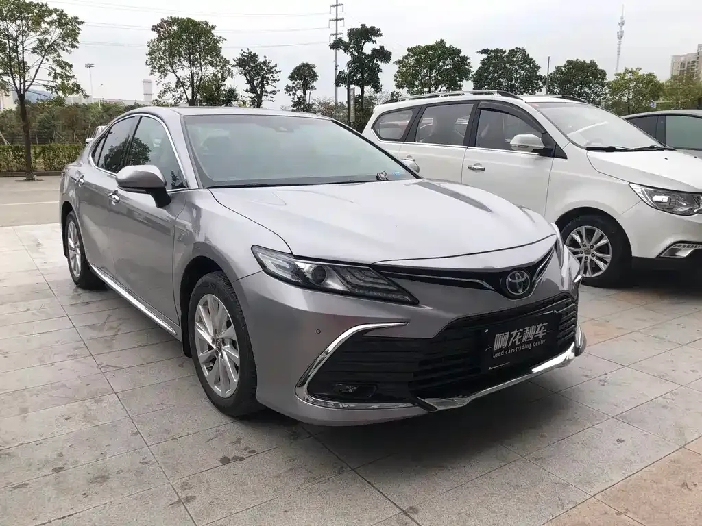Toyota Camry — фото 9