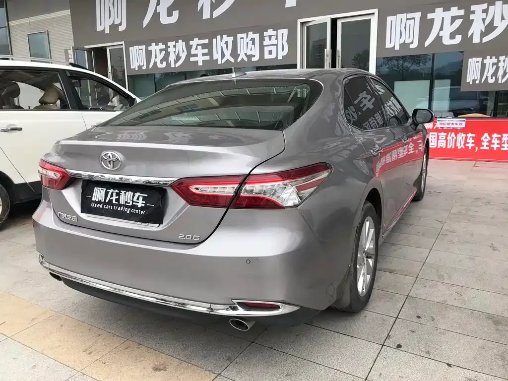 Toyota Camry — фото 8