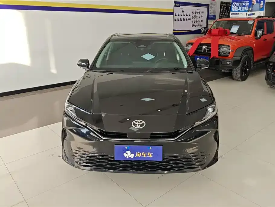 Toyota Camry 2024 из CN, фото 2