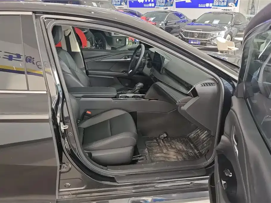 Toyota Camry 2024 из CN, фото 9
