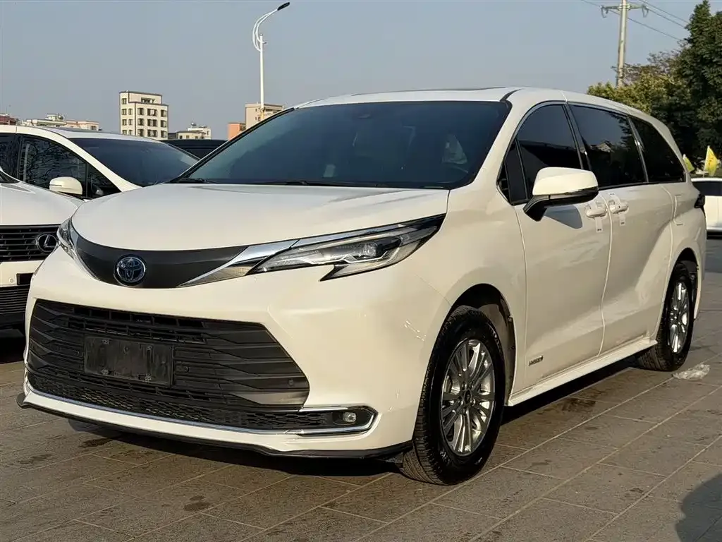 Toyota Sienna 2022 из CN, фото 1