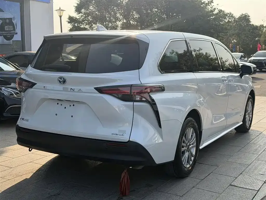Toyota Sienna 2022 из CN, фото 5