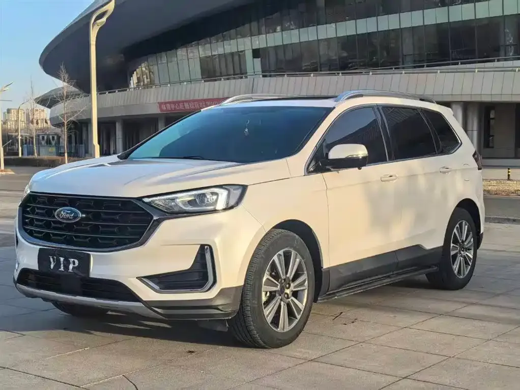 Ford Edge — фото 1