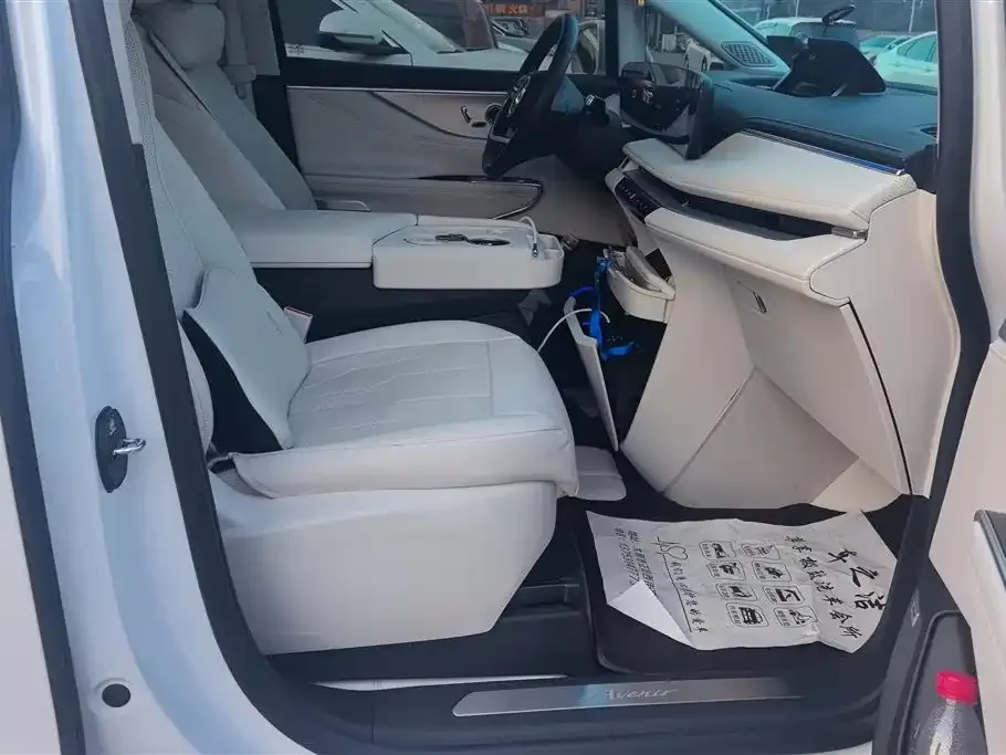 Buick GL8 Hybrid 2024 из CN, фото 8