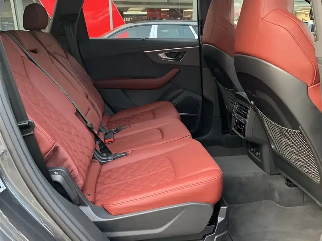Audi SQ7 2024 из CN, фото 2