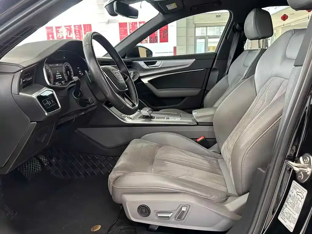 Audi A6L 2023 из CN, фото 6