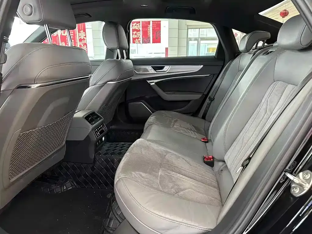 Audi A6L 2023 из CN, фото 2