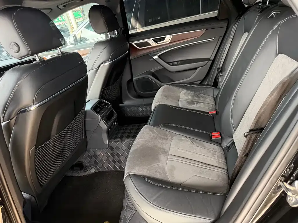 Audi A6L 2023 из CN, фото 7