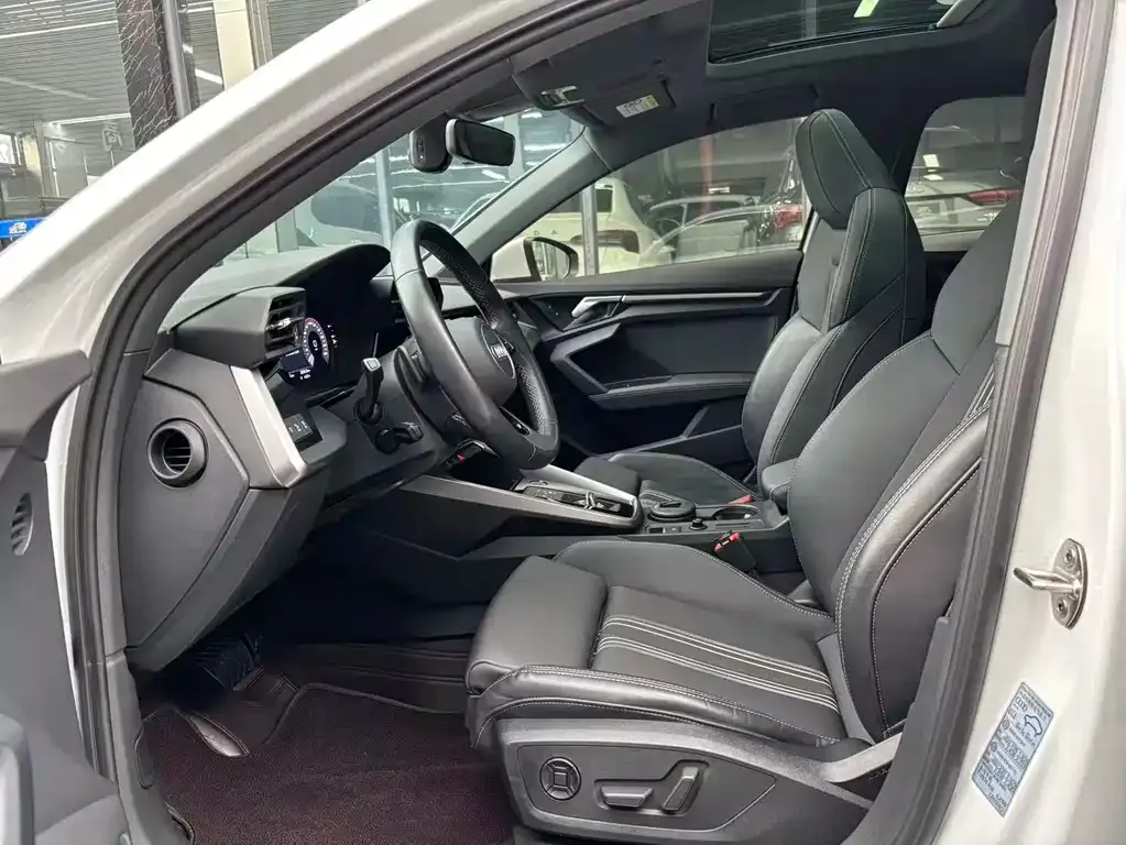 Audi A3 2023 из CN, фото 3