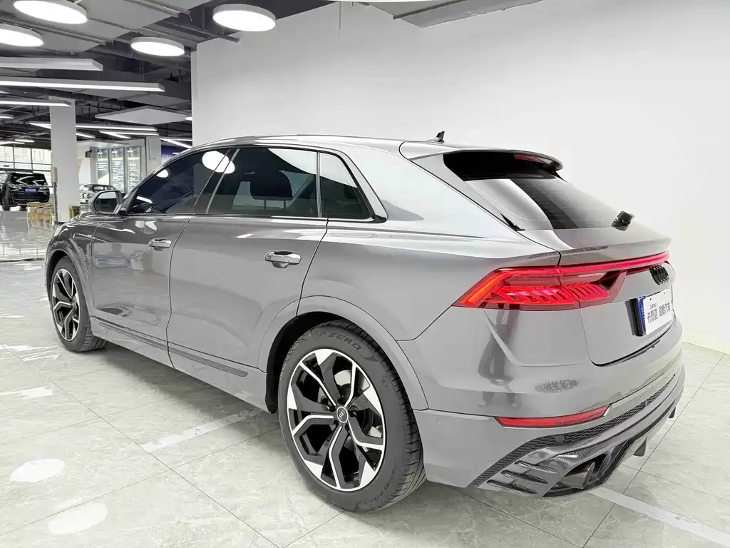Audi Q8 2023 из CN, фото 3