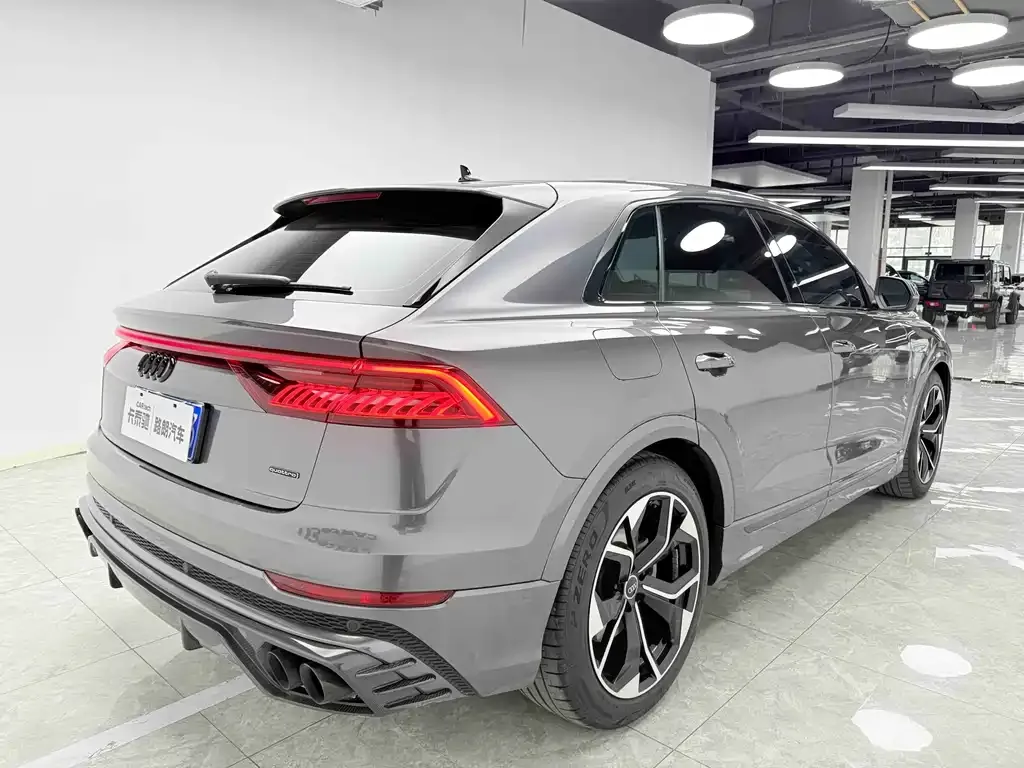 Audi Q8 2023 из CN, фото 9