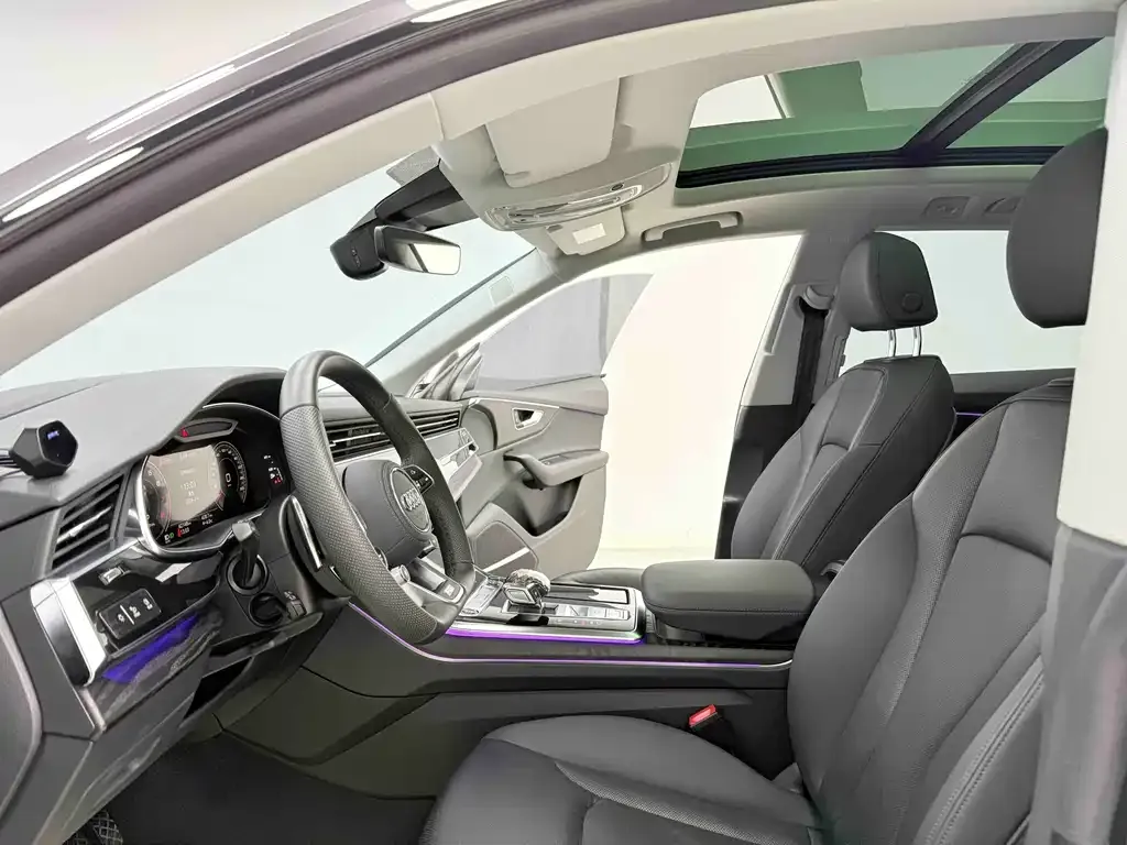 Audi Q8 2023 из CN, фото 2