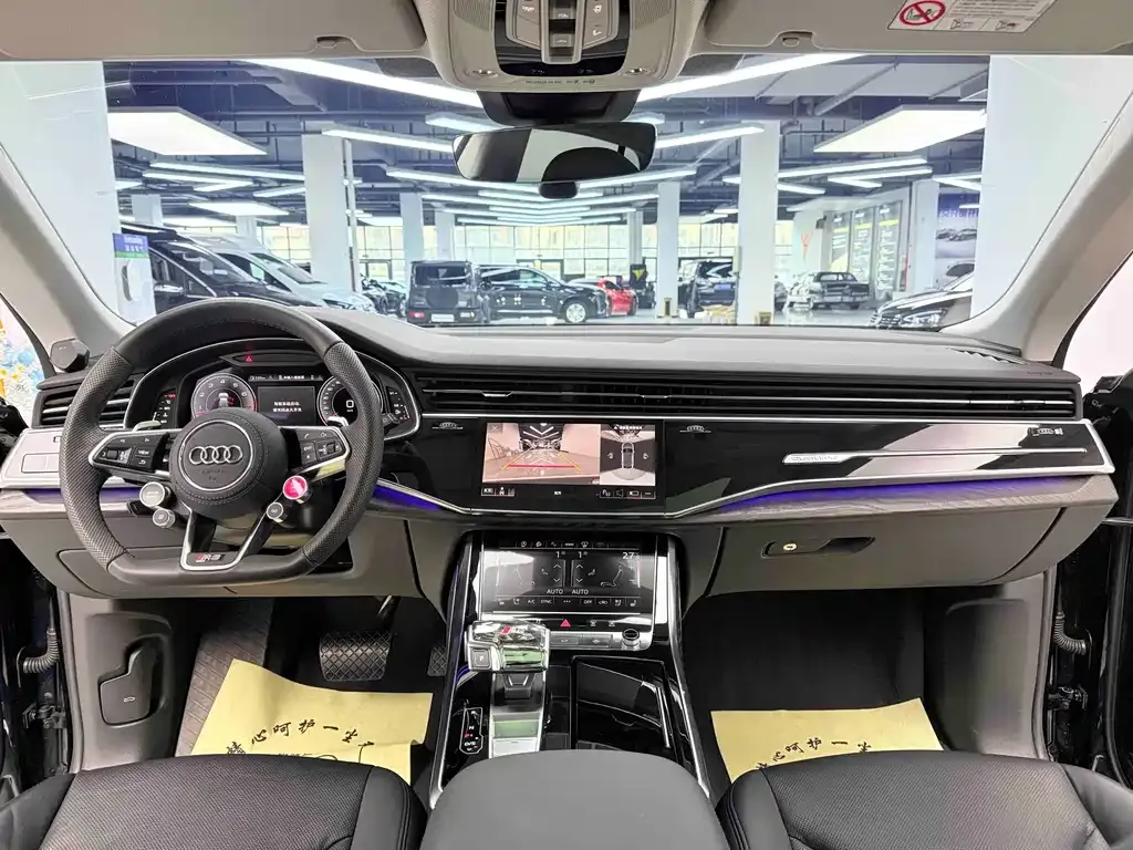 Audi Q8 2023 из CN, фото 8