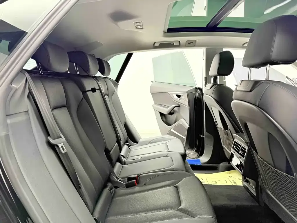 Audi Q8 2023 из CN, фото 6